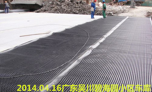 ���̰���